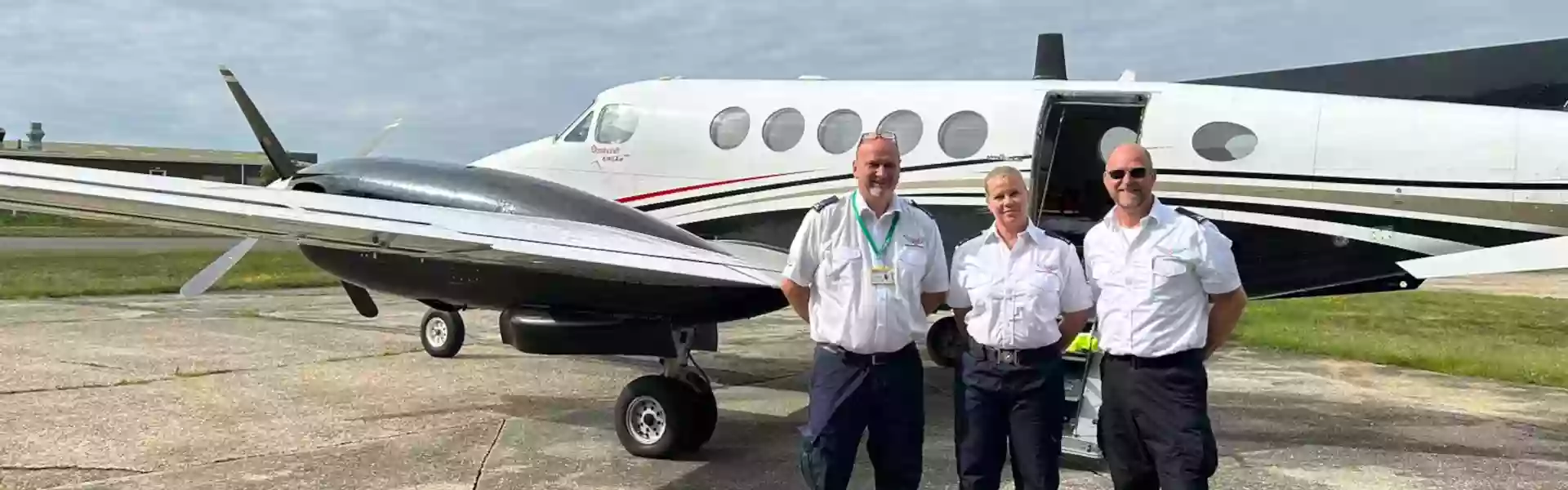paramedic team with aircraft